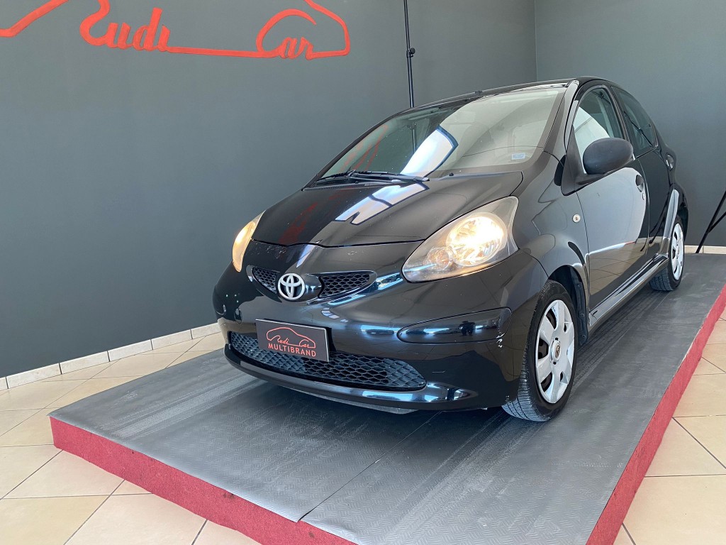 VENDUTA ..........TOYOTA AYGO 1.0 12V VVT-i 5 porte